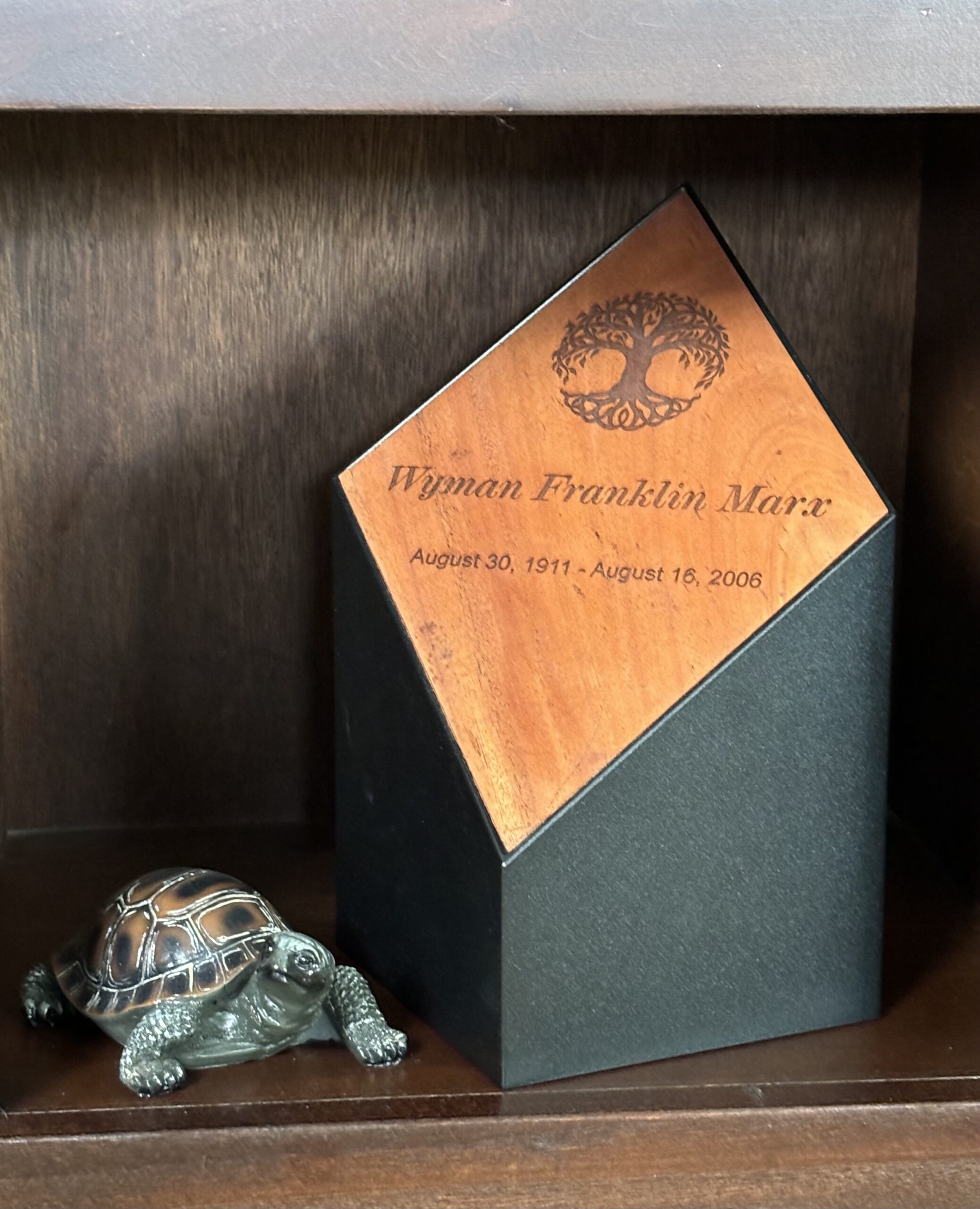 custom modern cremation urns